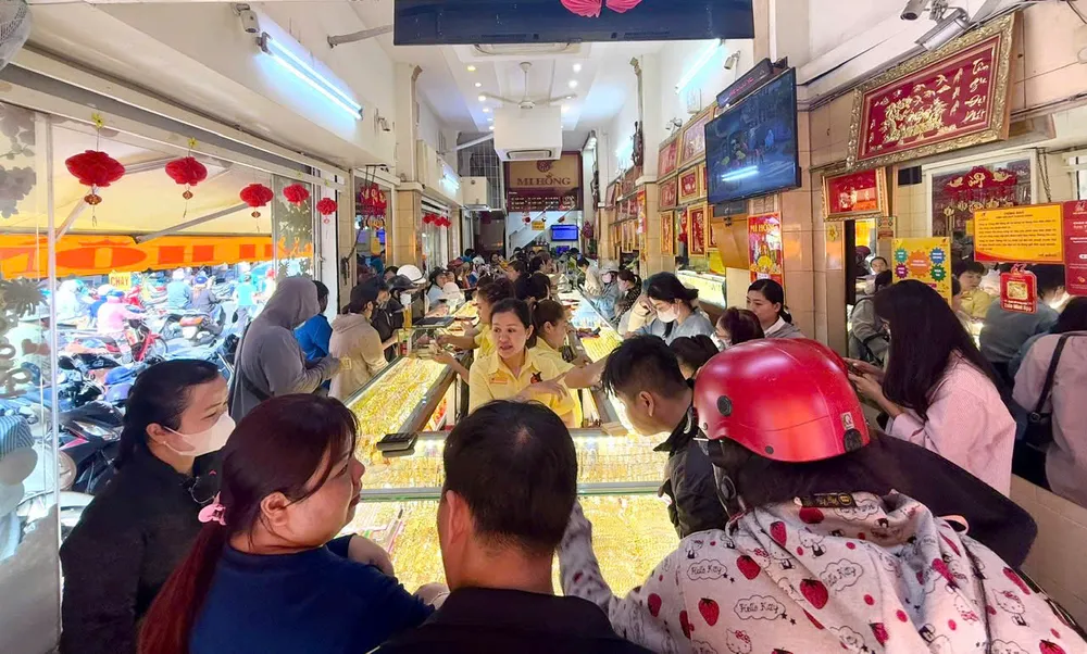 Phân tích giá vàng ngày 01/12/2025